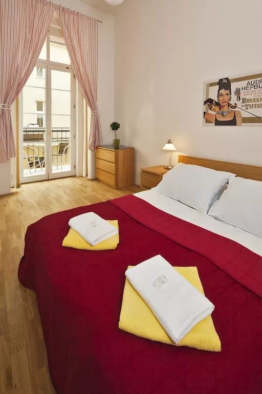 Photo 3 of Picasso Apartments