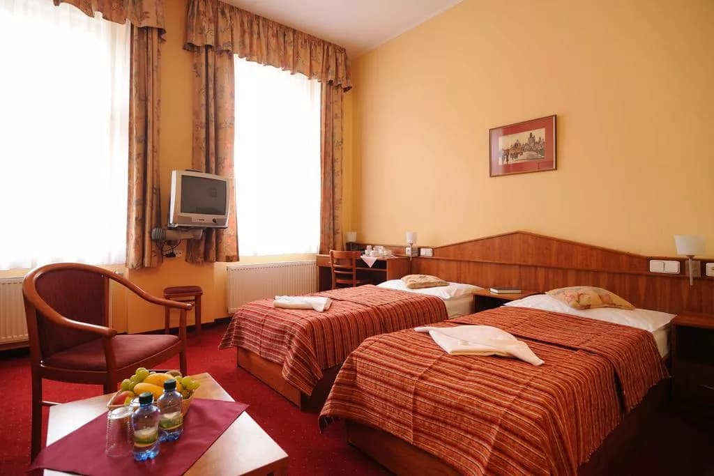 Photo 2 of Alton Hotel