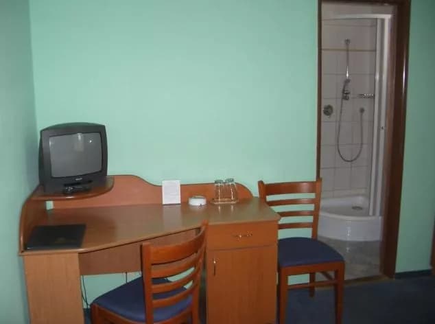 Photo 1