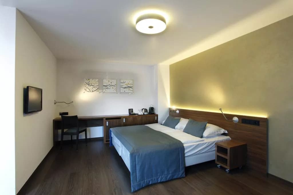 Hotel Carol, Prague Libeň