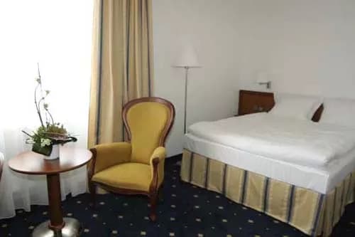 Photo 2 of Hotel Coronet