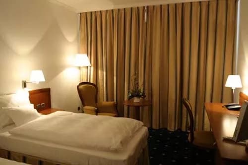 Photo 4 of Hotel Coronet