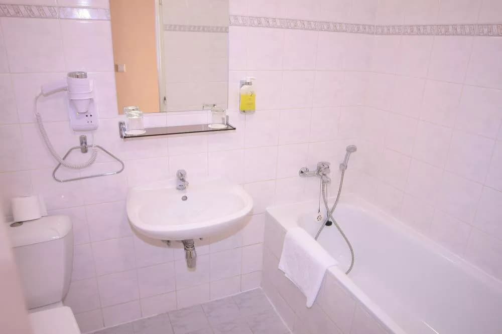 Photo 6