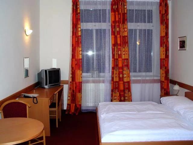Photo 3