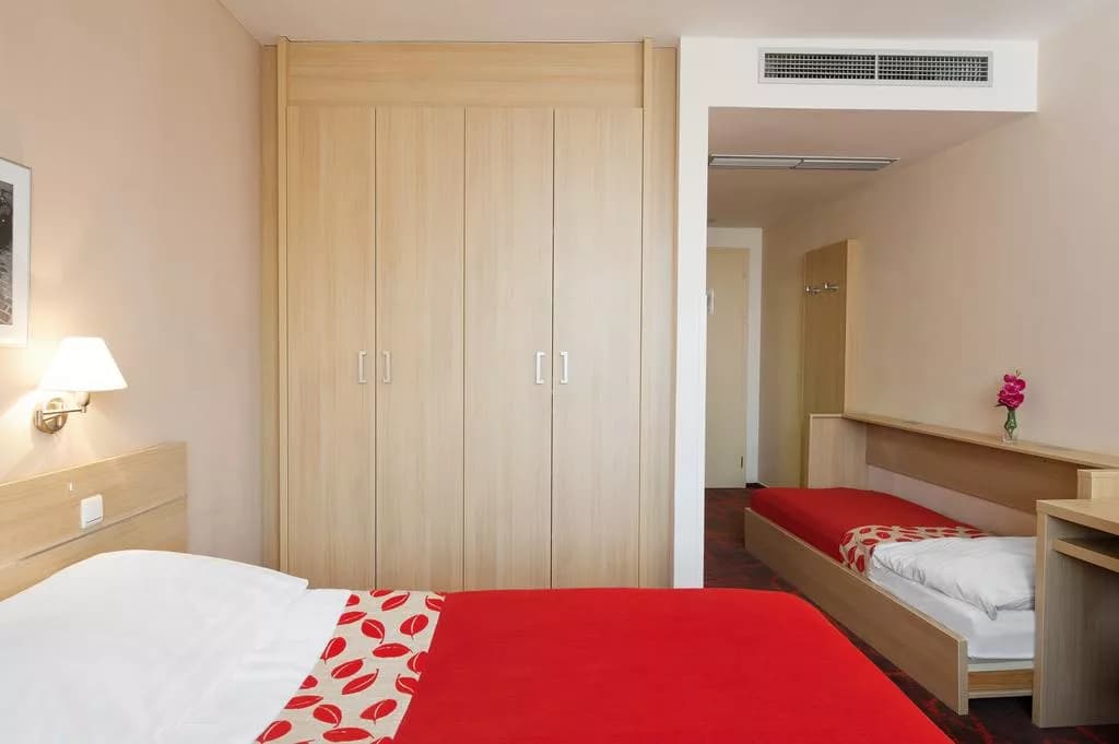 Photo 5 of Exe Iris Hotel