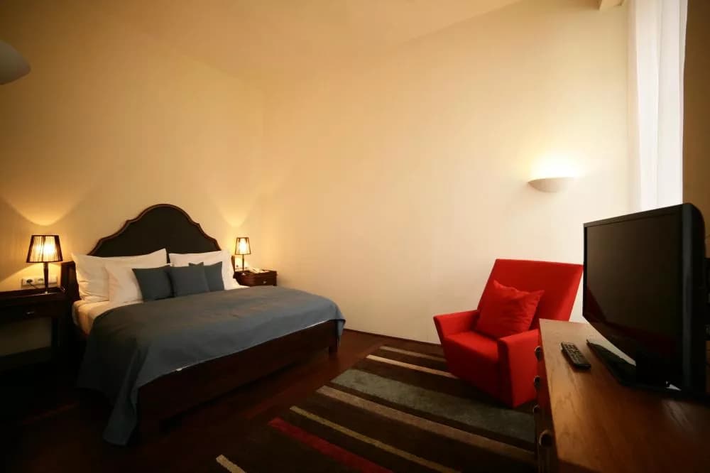 Photo 9