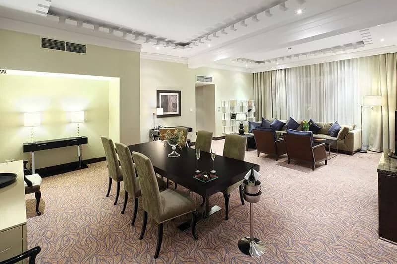 Photo 4 of Hotel Kings Court