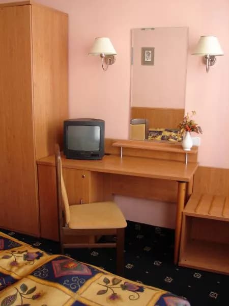Photo 3