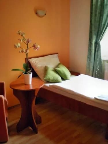 Photo 3 of LEON Hotel