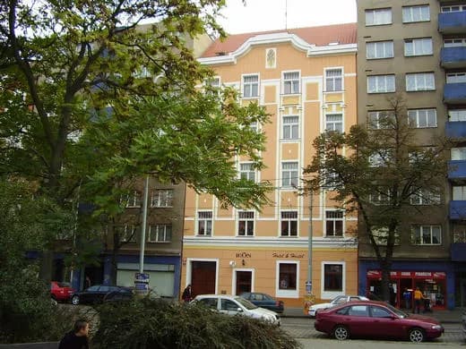 LEON Hotel, Prague Holešovice
