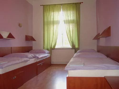 Photo 4 of LEON Hotel