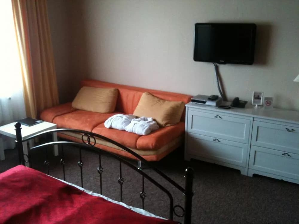 Photo 3