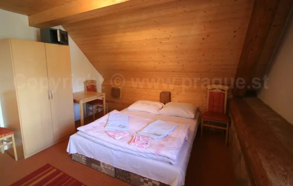 Photo 8