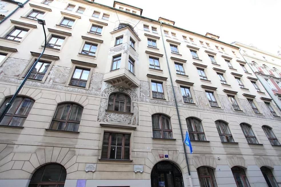 VŠ kolej Hlávkova, Prague New Town
