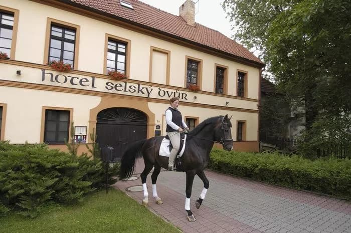 Hotel Selský Dvůr – Sivek Hotels, Prague Hostivař