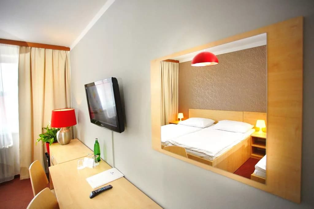 Photo 3 of Hotel Charles Central