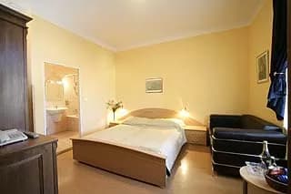 Photo 2 of Hotel City Crown