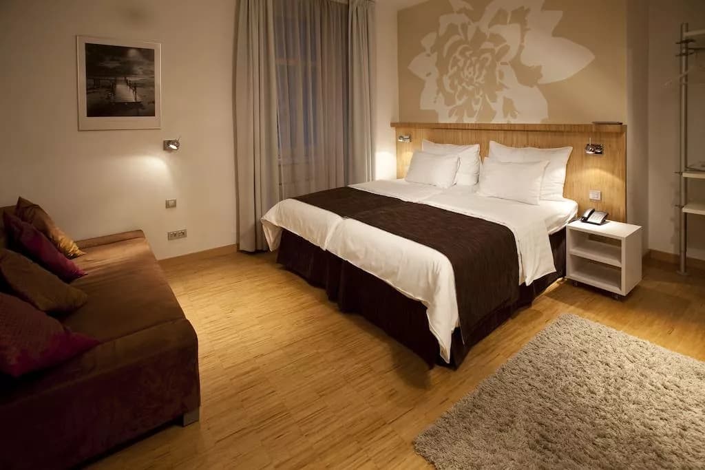 Photo 3 of Hotel Dahlia Inn