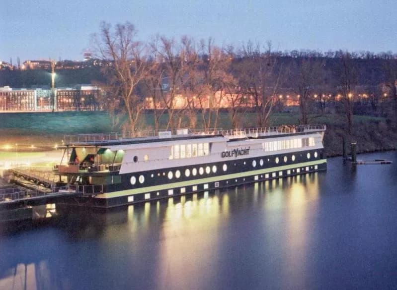 greenYacht Hotel, Prague Rohanský ostrov