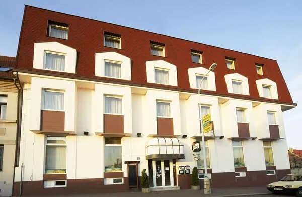 HOTEL HENRIETTA, Prague Kobylisy