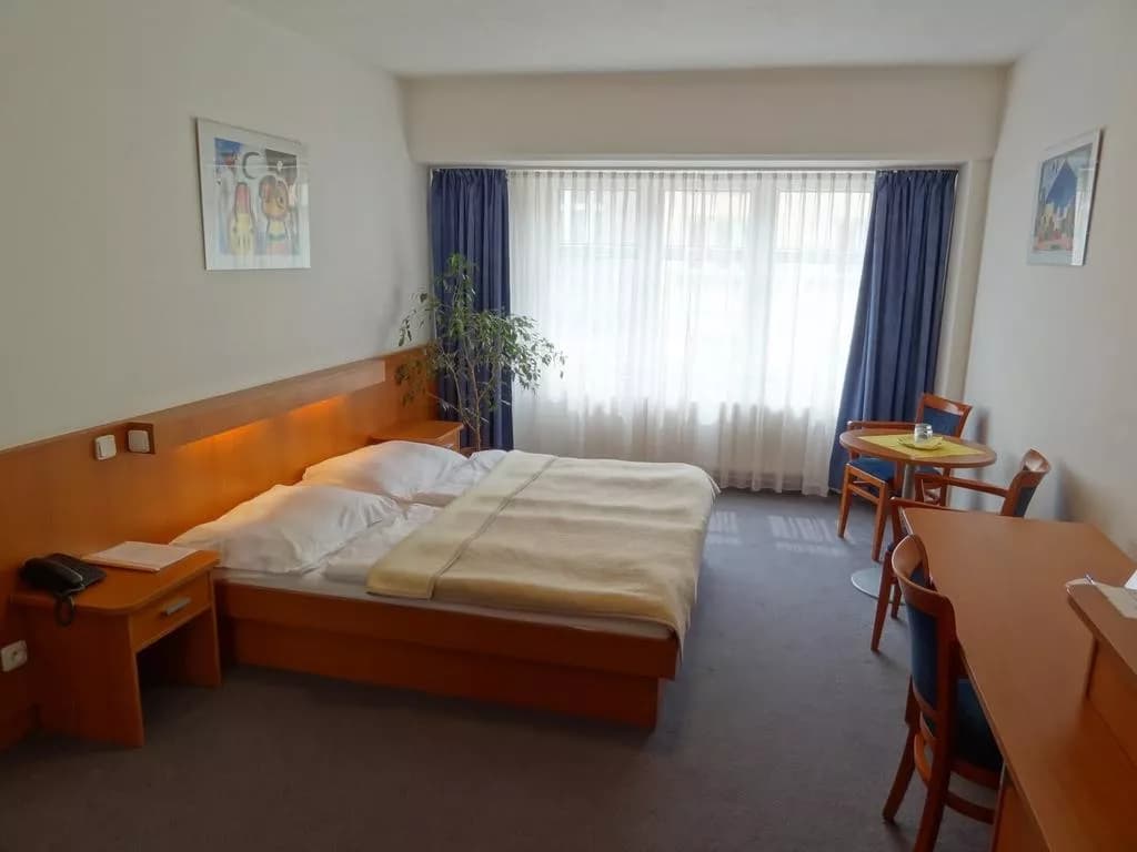 Hotel INOS, Prague Nusle