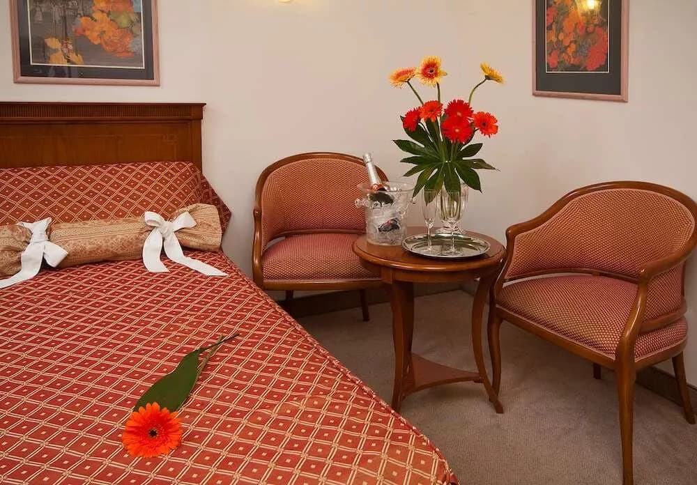 Photo 2 of Hotel Saint George